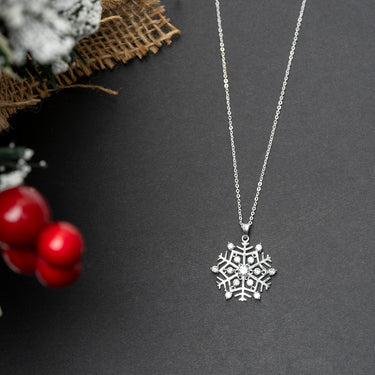 Christmas Necklace: SnowFlake 3 Pendant