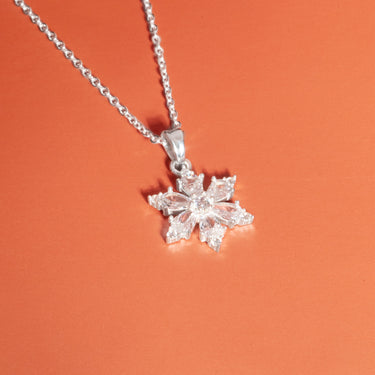 Dainty Flower Necklace