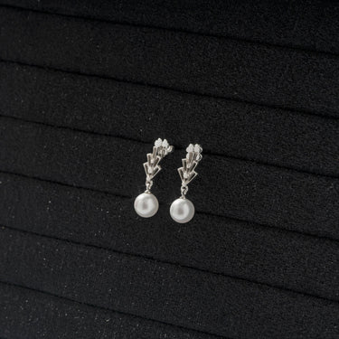 Dainty Pearl Droplets Earrings